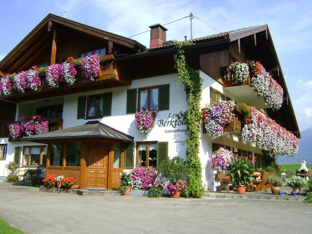 Landhaus Berktold Obermaiselstein Exterior foto